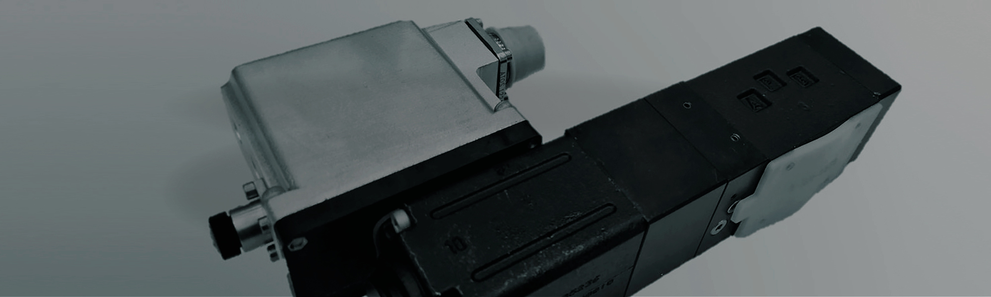 PROPORTIONAL PISTON ACCUMULATOR